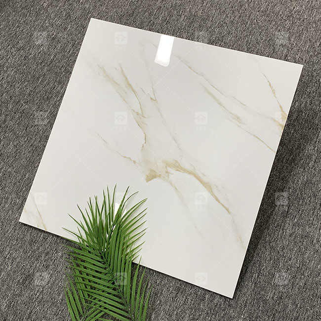 600x600mm البلاط الزجاجي الملمع الملمع العالي للطابق البلاط البورسليني الرخام الأبيض القياسي