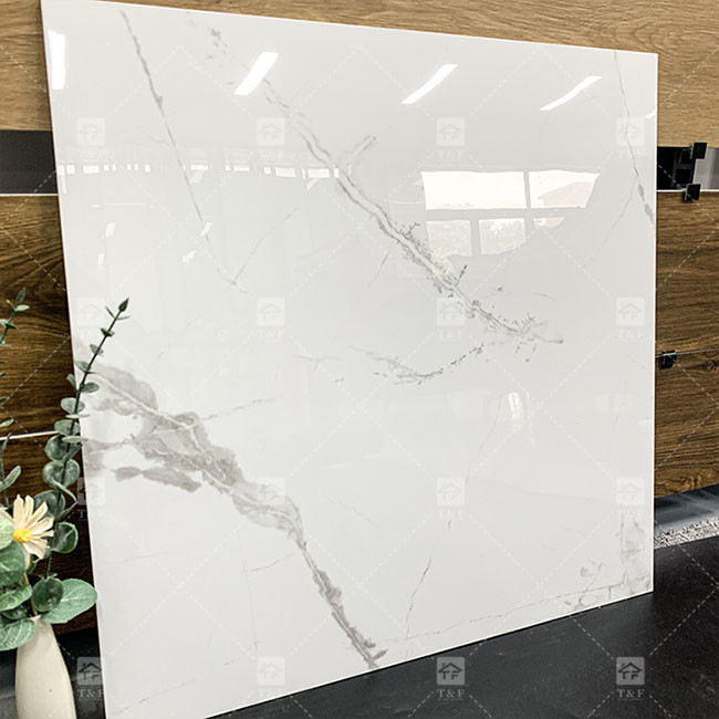 600x600mm البلاط الزجاجي الملمع الملمع العالي للطابق البلاط البورسليني الرخام الأبيض القياسي