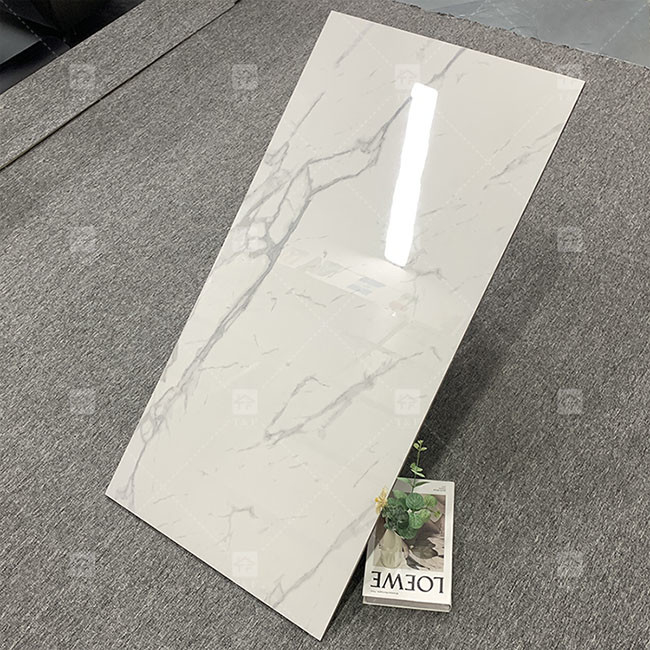 600x1200mm Carrara البيضاء الملمعة الملمعة عالية البلاط الزجاجي لأرضية البلاط البورسليني الرخام